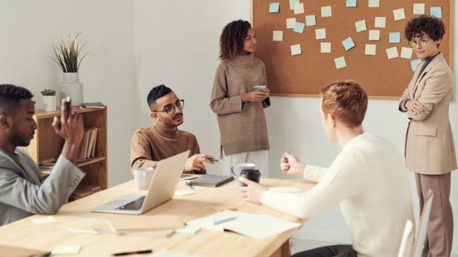 The Business Advantage of Offering Financial Wellness Perks to Employees